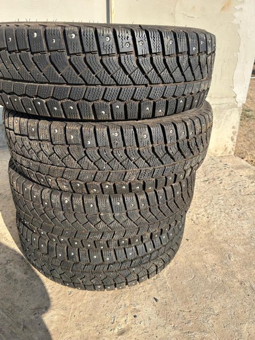 Продается Шины зимные R13