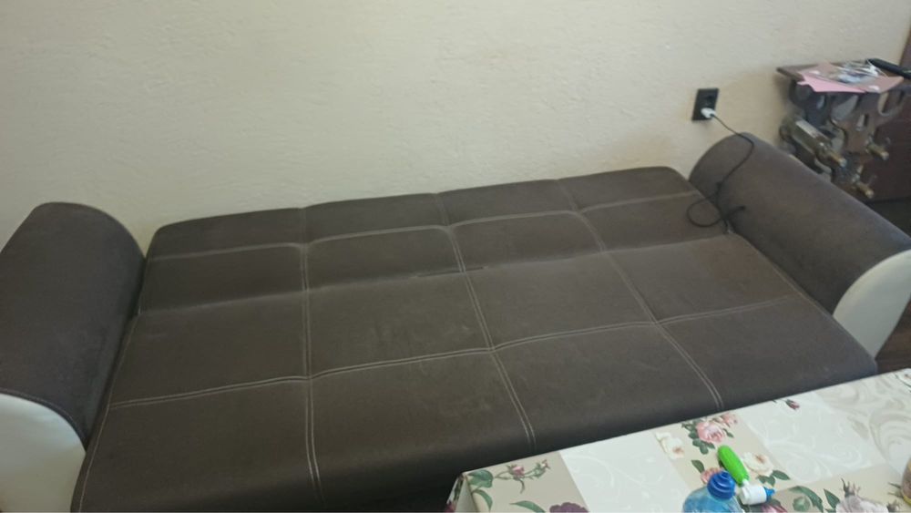 Разтегателен диван