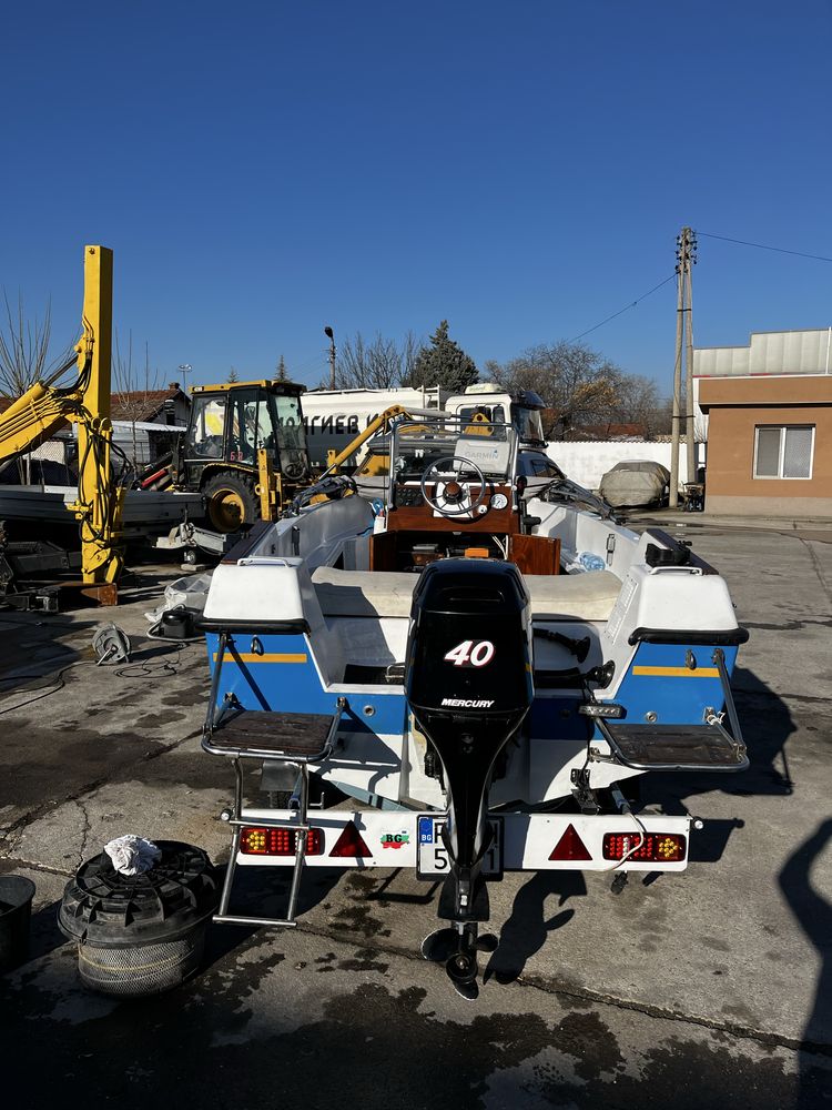 Лодката е Sessa Samba 474 / 180 - оборудвана готова за употреба.