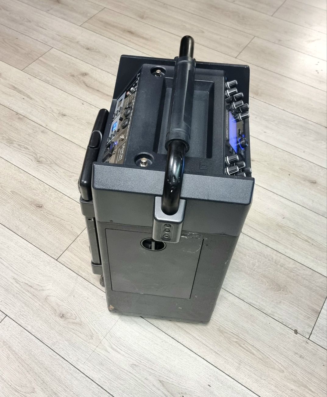 Amanet F28: Boxa activa portabila Denon Audio Commander