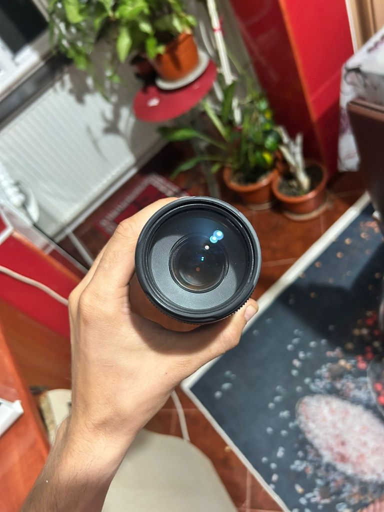 Canon EF 75-300mm f/4-5.6 III USM + Filtru UV(N) 58mm – Funcțional,