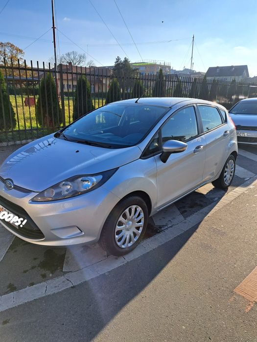 Vând Ford Fiesta