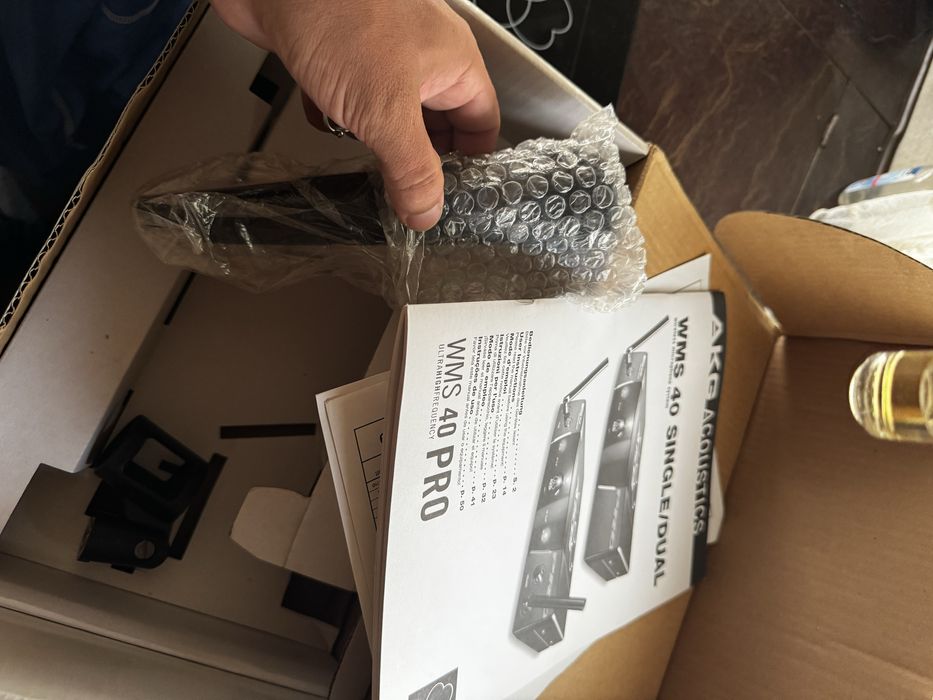 Microfon AKG HT 40 pro