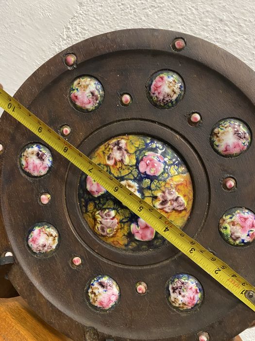 Стара декоративна чиния с ръчно рисуван емайл върху метал франция