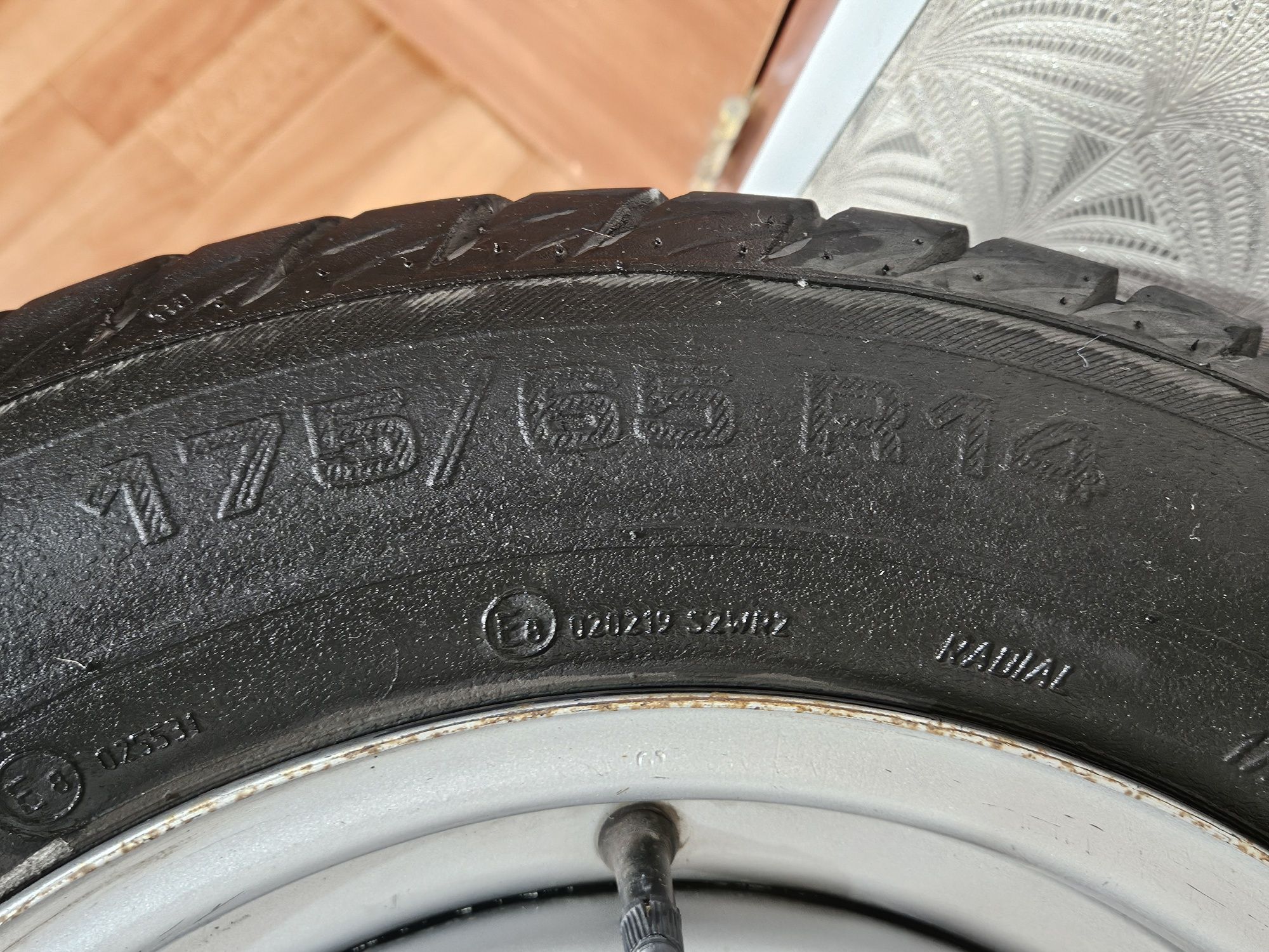 Продаю диски и шины на  r14
