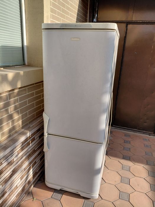 Холодильник Бирюса