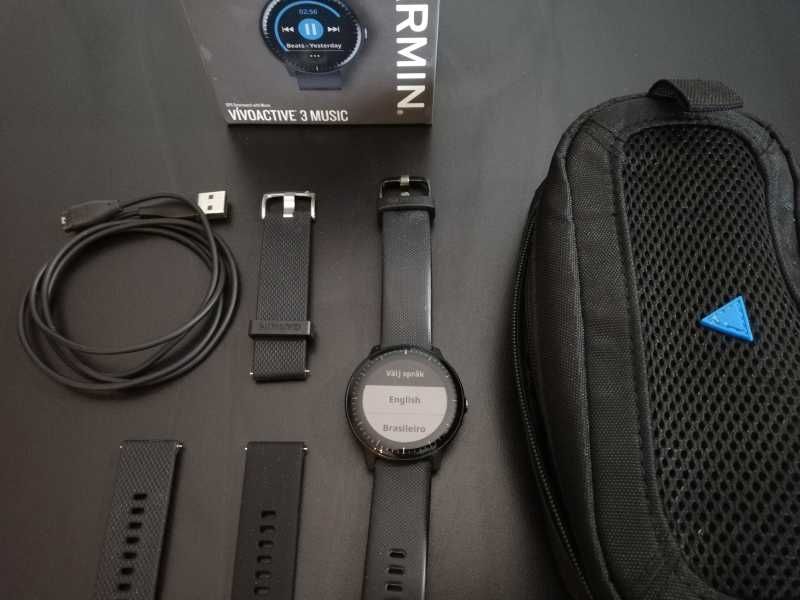 Ceas sport negru - Garmin Vivoactive 3 Music Smartwatch + accesorii