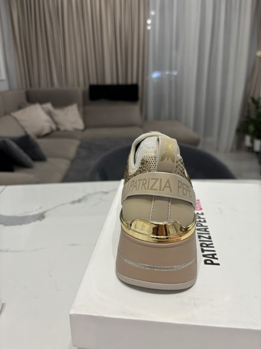 Нови sneakers Patrizia Pepe