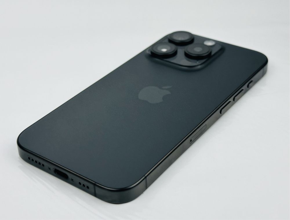 Apple iPhone 15 Pro 256GB Black Перфектен! Гаранция!