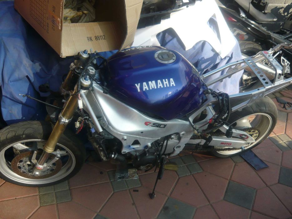 Yamaha R1 1998 1999 FARA motor carene faruri