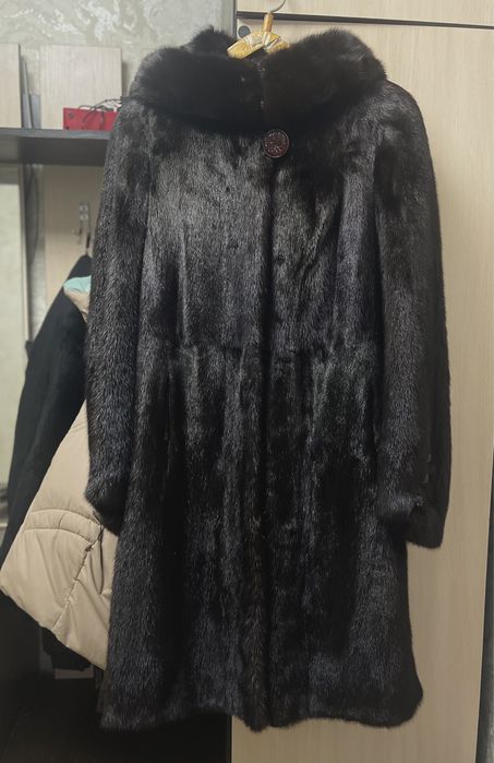 Продам норковую шубу