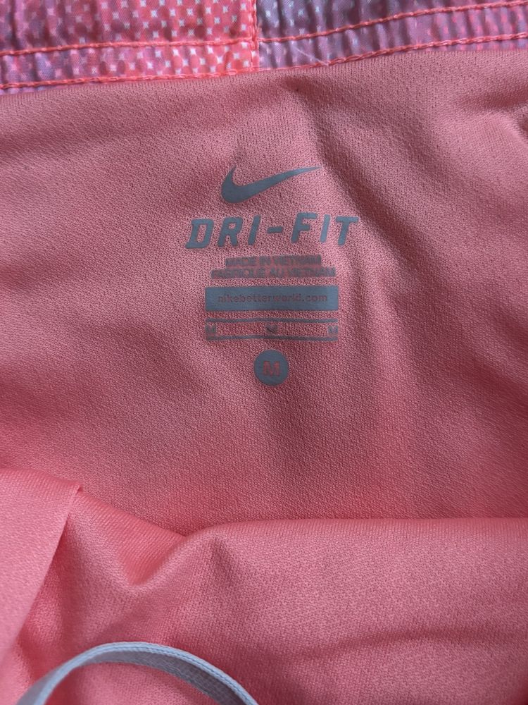 Дамски спортни шорти Nike Dri- Fit
