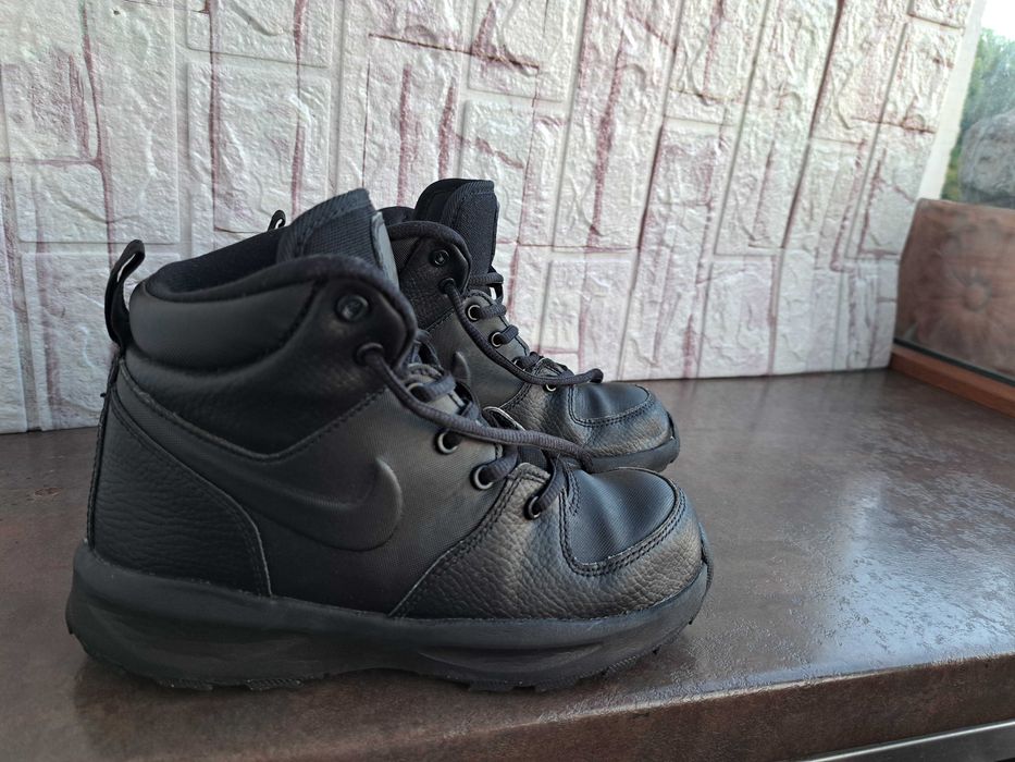 детски ботуши,зимни обувки,боти,апрески,Nike номер32 за момче