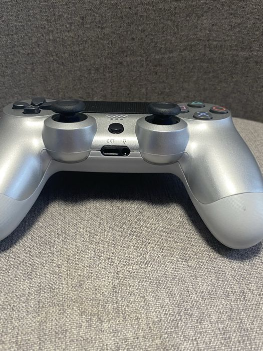 !!!НОВ!!! Контролер за ps4 плейстейшан4 идва с зарядно.