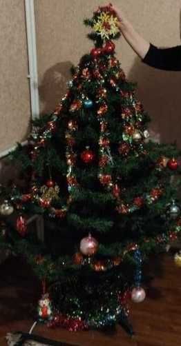 Продаю новогоднюю ёлку