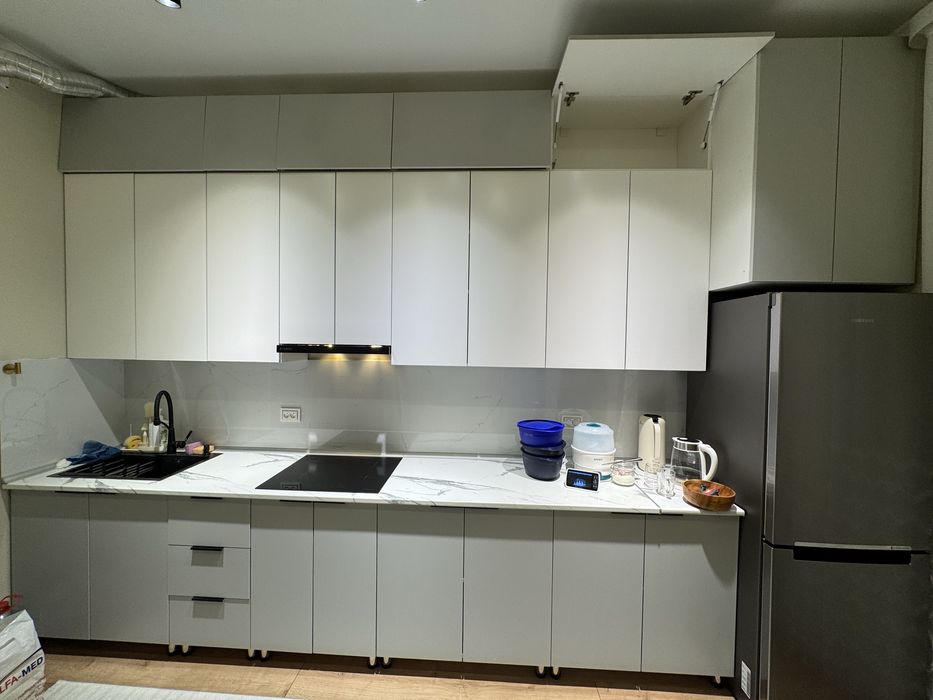 Кухонный гарнитур 4 метра б/у