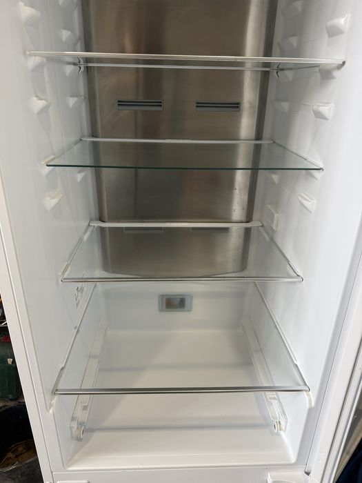 Frigider incorporabil Beko BCNA306E3S, No Frost, 306 L