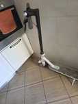 Vând trotineta electrica Xiaomi Mija M365