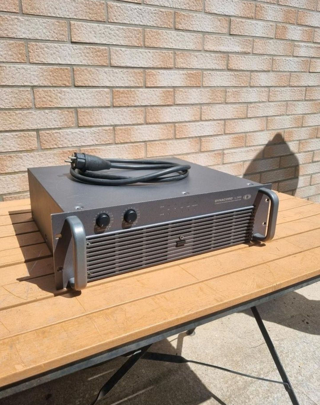 Dyanacord L2400 2x1200w