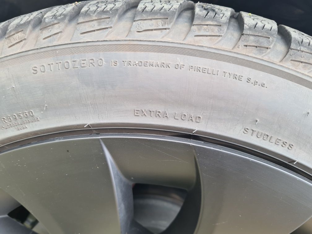 Anvelope iarna PIRELLI Sottozero 3, 235/45 R18 98V XL M+S 3PMSF TESLA