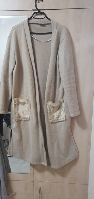 Бежова жилетка/ палто