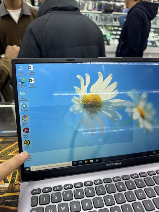 Asus i3-10th 4/128gb 15.6 FHD Ips Touch screen