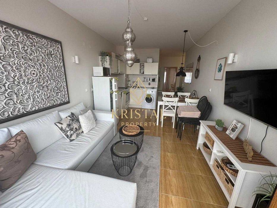 Продава се Тристаен апартамент в Свети Влас - 85 кв.м за 1683 €/кв.м - Снимка #1