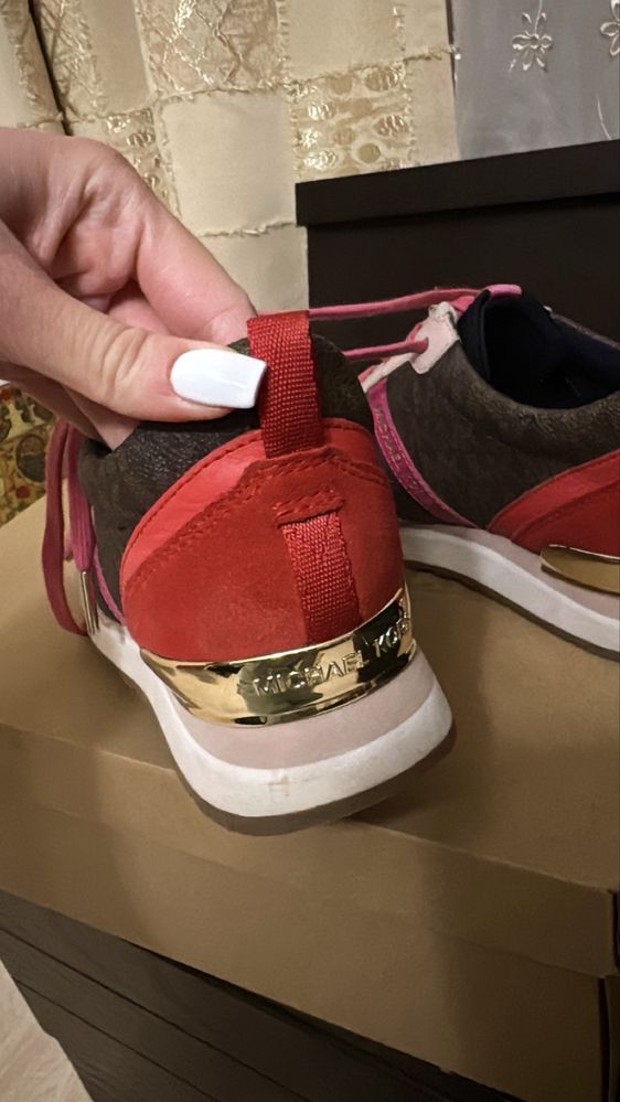 Michael Kors кецове