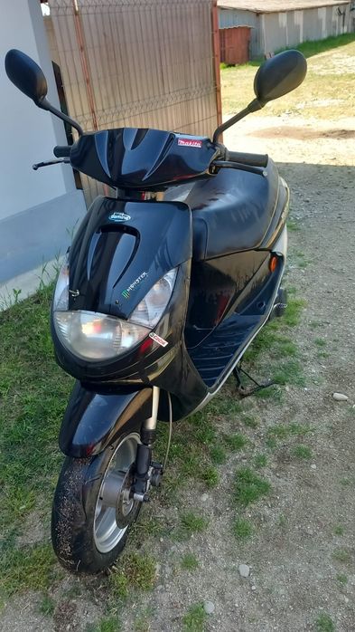 Vând scuter peugeot în stare foarte bună cu acte d