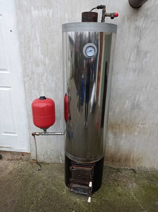 Vând boiler pe lemne