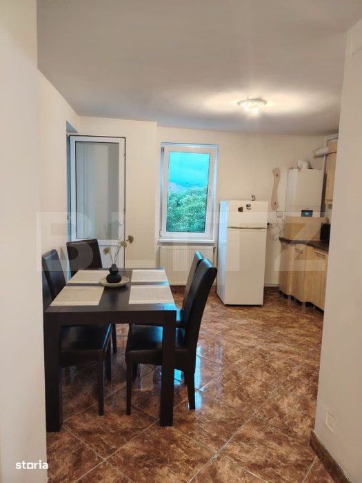 Apartament de vanzare, cu 2 camere, 60 mp, zona 1 Decembrie