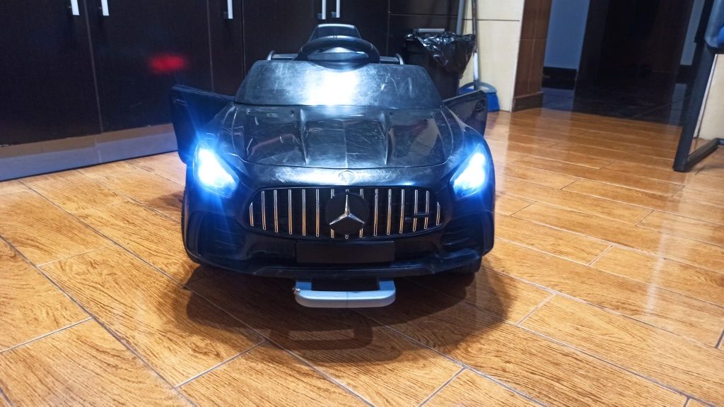 Masina electrica Mercedes