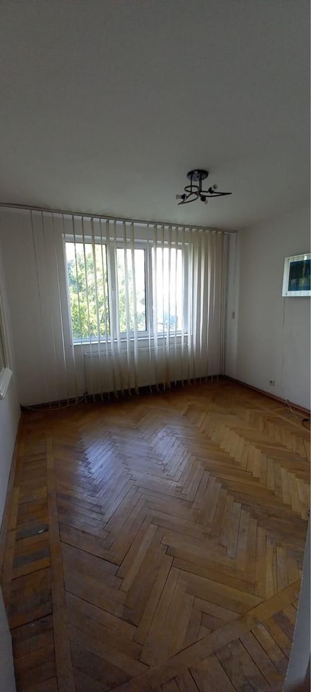 Apartament 3 camere - Ion Creanga ( peste drum de fostul CEC)