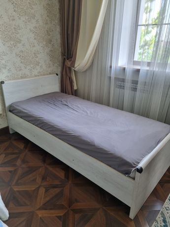 спальня 2 кровати с матрасами