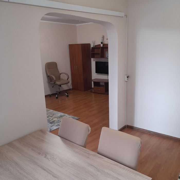 Тристаен апартамент под наем