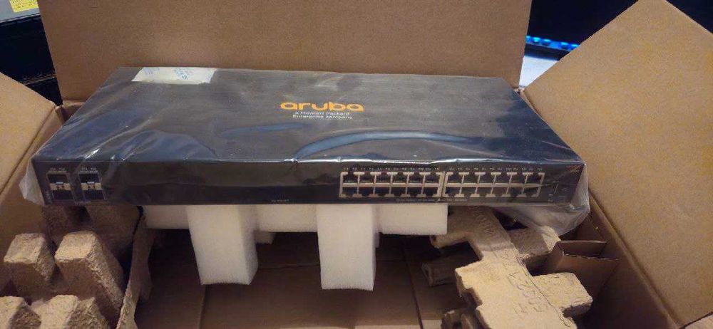 Управляемый коммутатор HPE Aruba Networking CX 6100 24G 4SFP+ JL678A