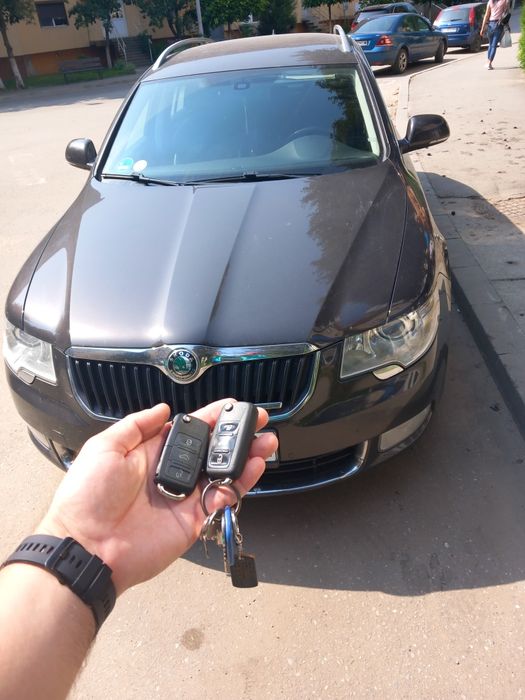Programare chei Deblocari auto fara daune Reparatii chei contacte auto