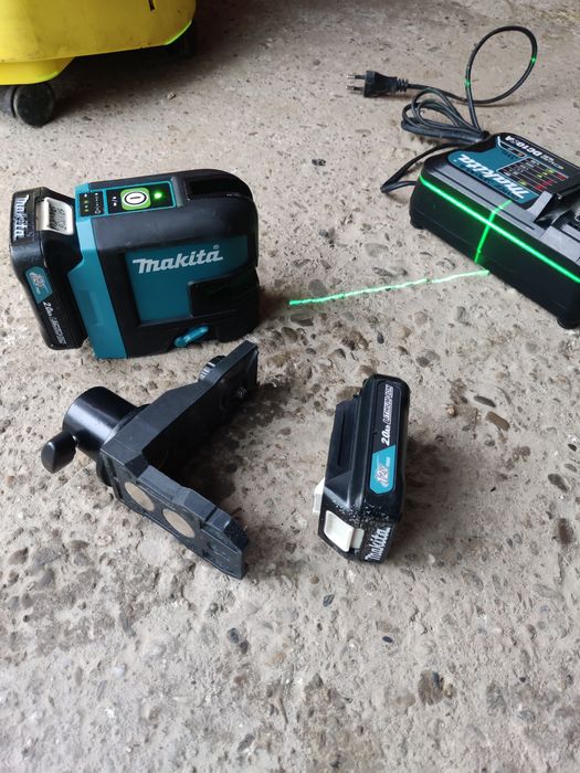 Nivelă Laser Makita SK105GD verde