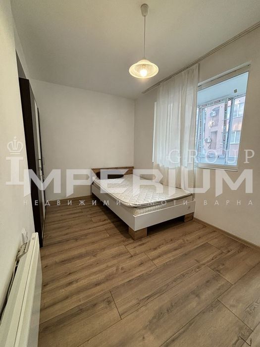 Дава се под наем Тристаен апартамент в Варна, Колхозен пазар - 70 кв.м за 459 € - Снимка #2