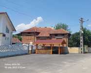 Vând casă cu grădină