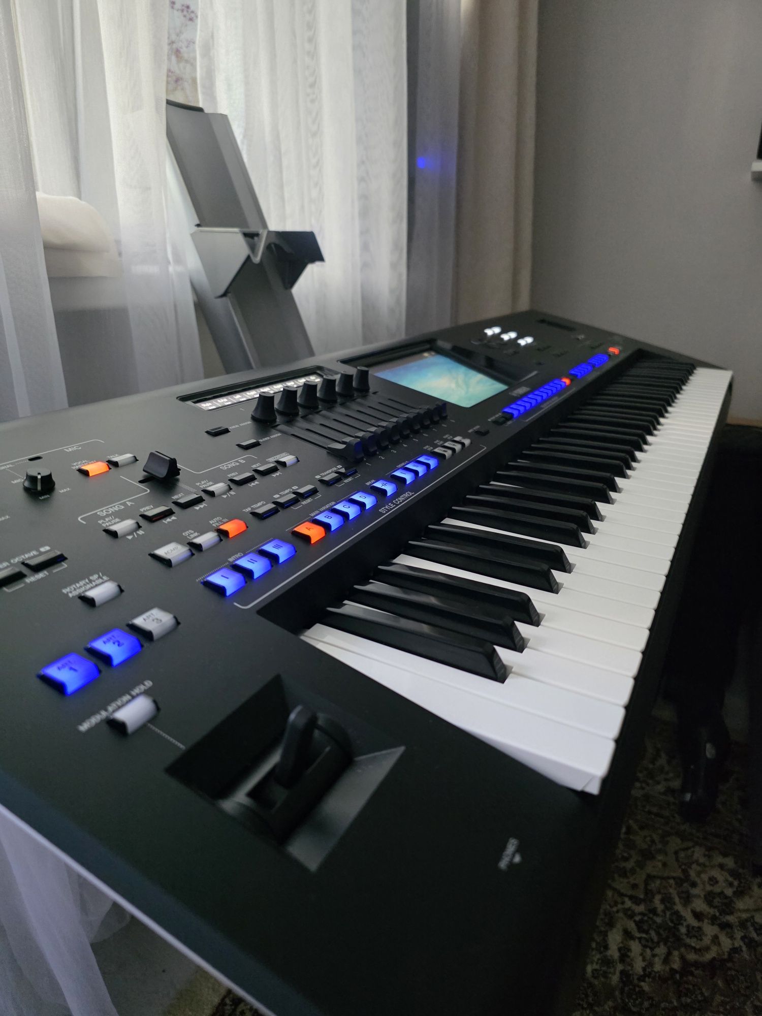 Продам Yamaha Genos .Информация в описании.