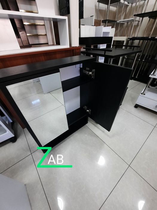 Навесной шкафчик для ванной комнаты.  Материал влагастойкий МДФ