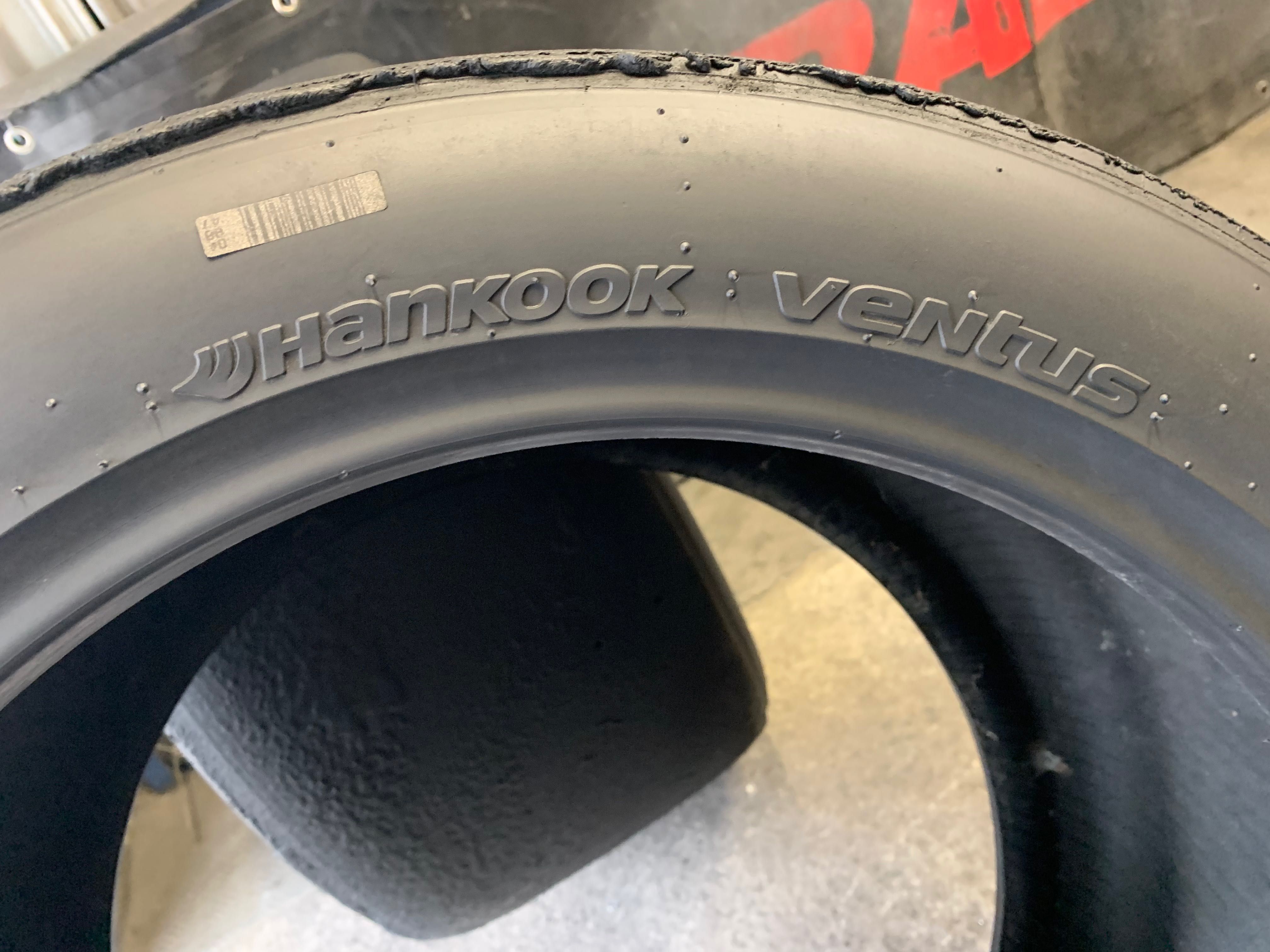 300 680 18, Сликове, Hankook Ventus, 2 броя