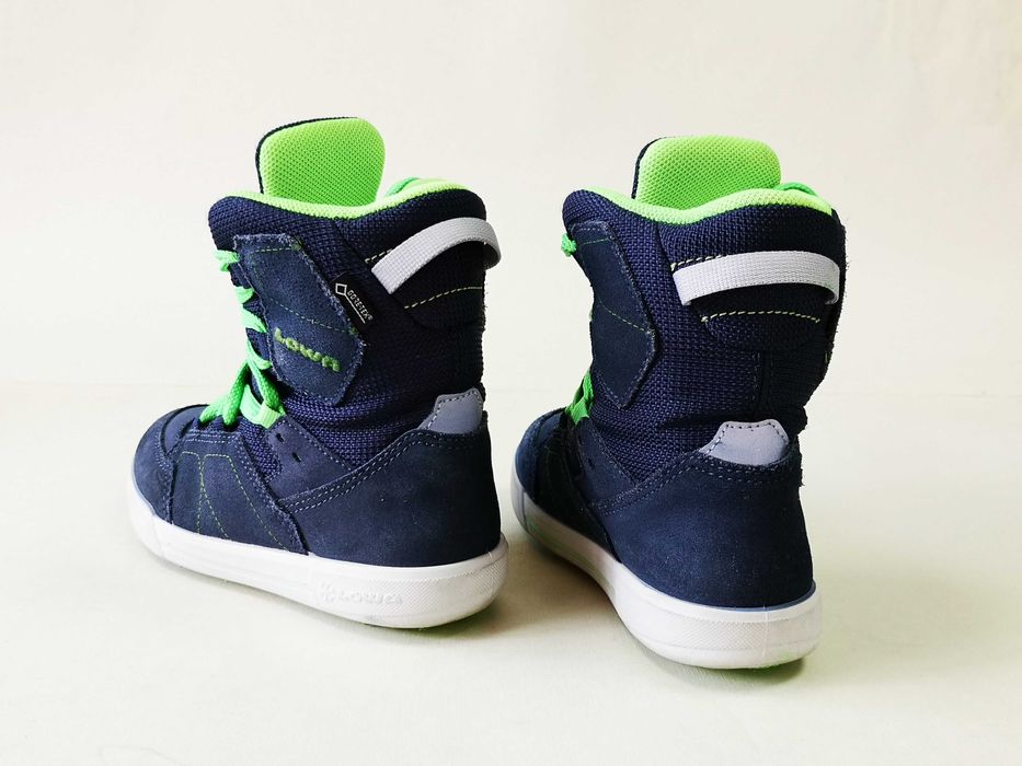 Bocanci IMBLANITI ghete munte copii 29 30 LOWA - GORETEX Impermabili