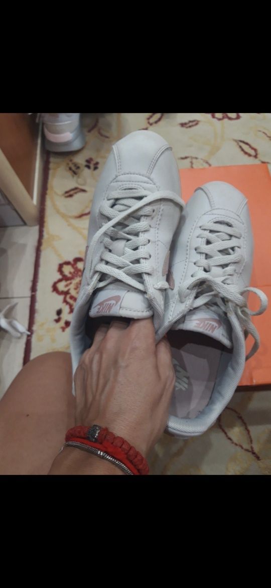Дамски маратонки Nike cortez 2 чифта по 30 лв бр