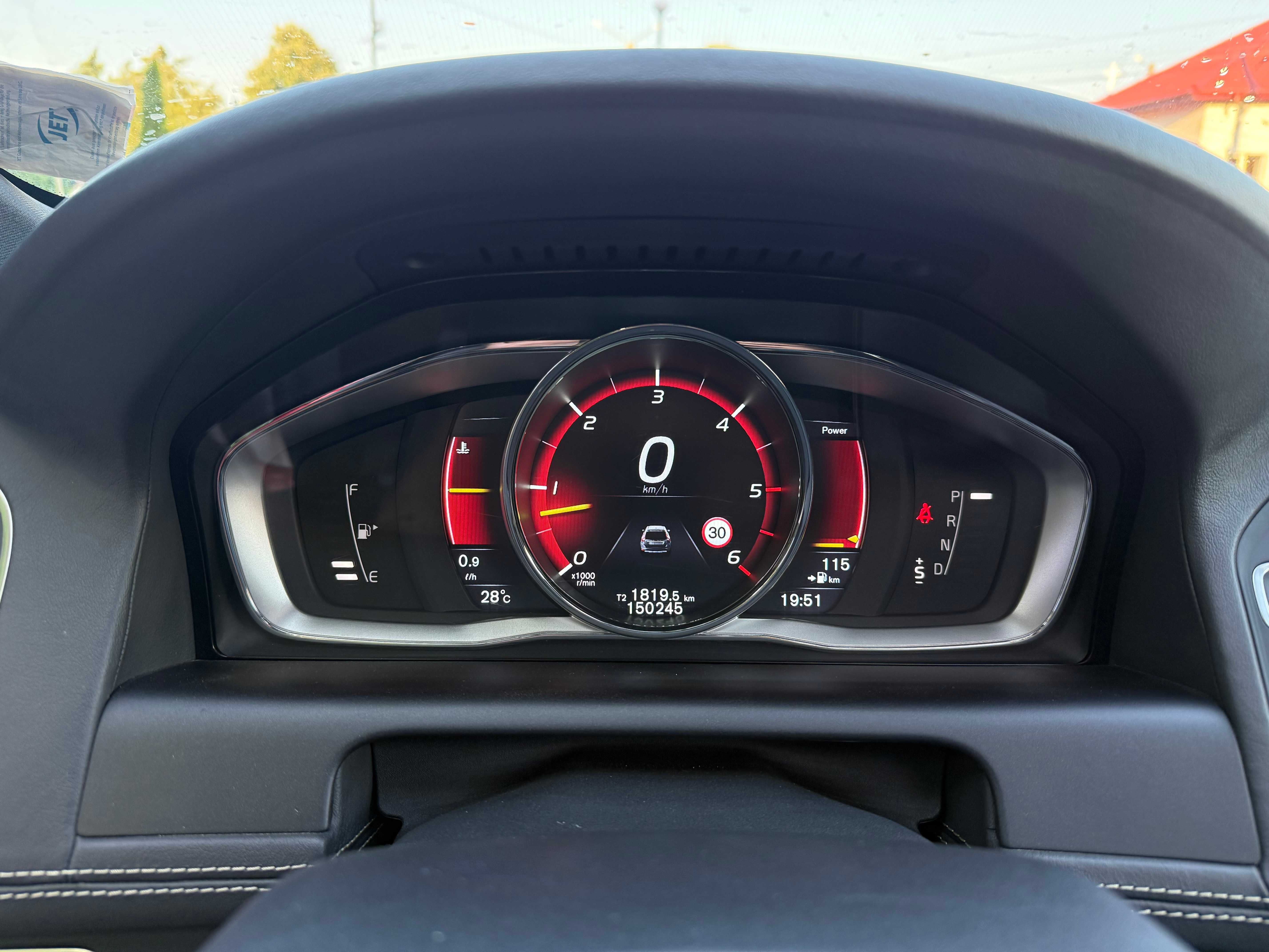 Volvo XC60 2016 2,4D D5  R-Design Full Option