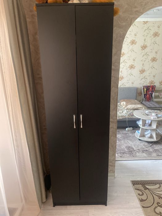 Продам шкаф для одежды.
