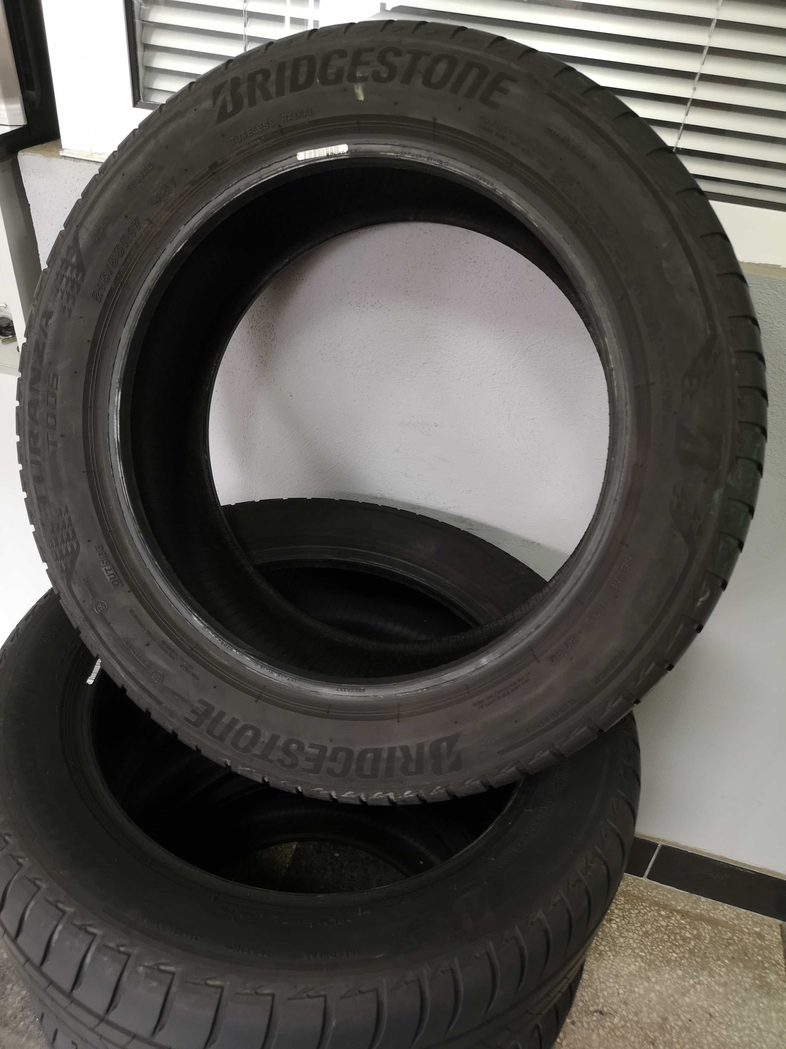2бр 215/55/17 BRIDGESTONE 6,5мм грайфер дот:20г  +++