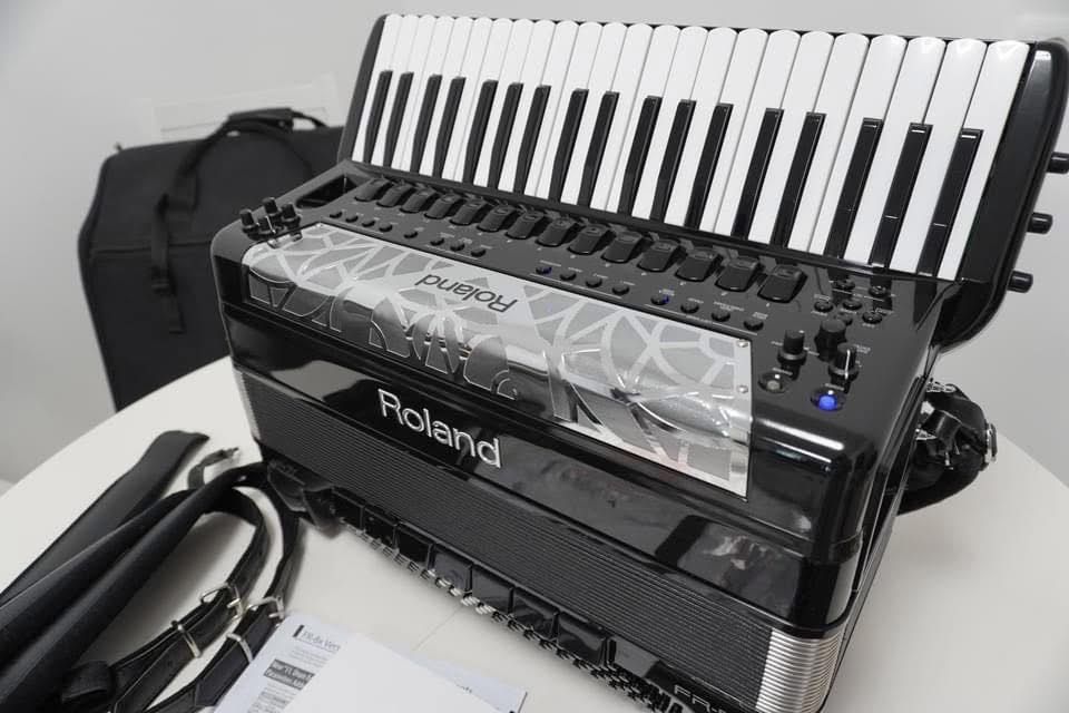 Acordeon roland fr8x