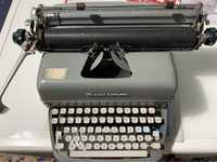 Vând mașină de scris Remignton.